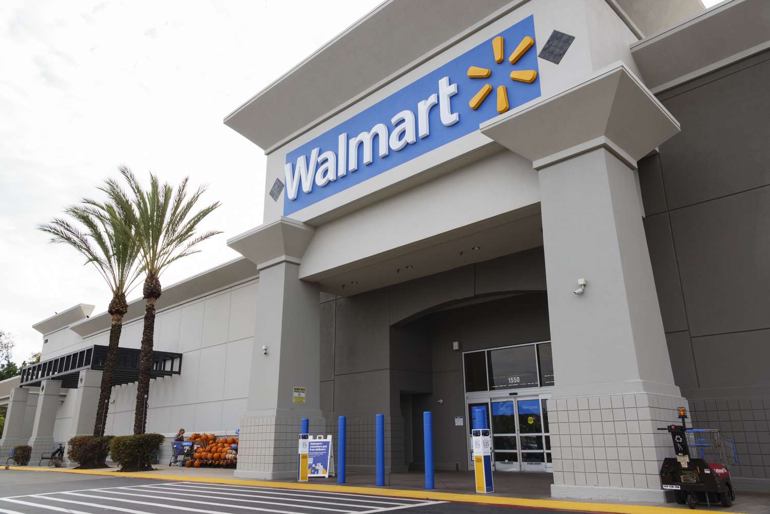 Top Stock Movers Now: Walmart, Intel, Domino's Pizza, Arista Networks, and More