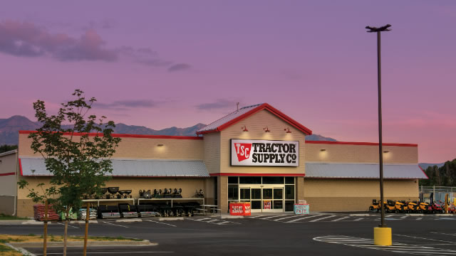 Tractor Supply Revs Up on Forecast Hike and Bullish Signals