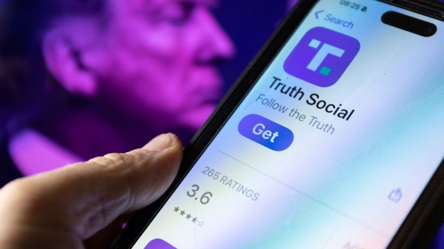 Trump Media Stock Slides After Reporting $327.6M Q1 Loss