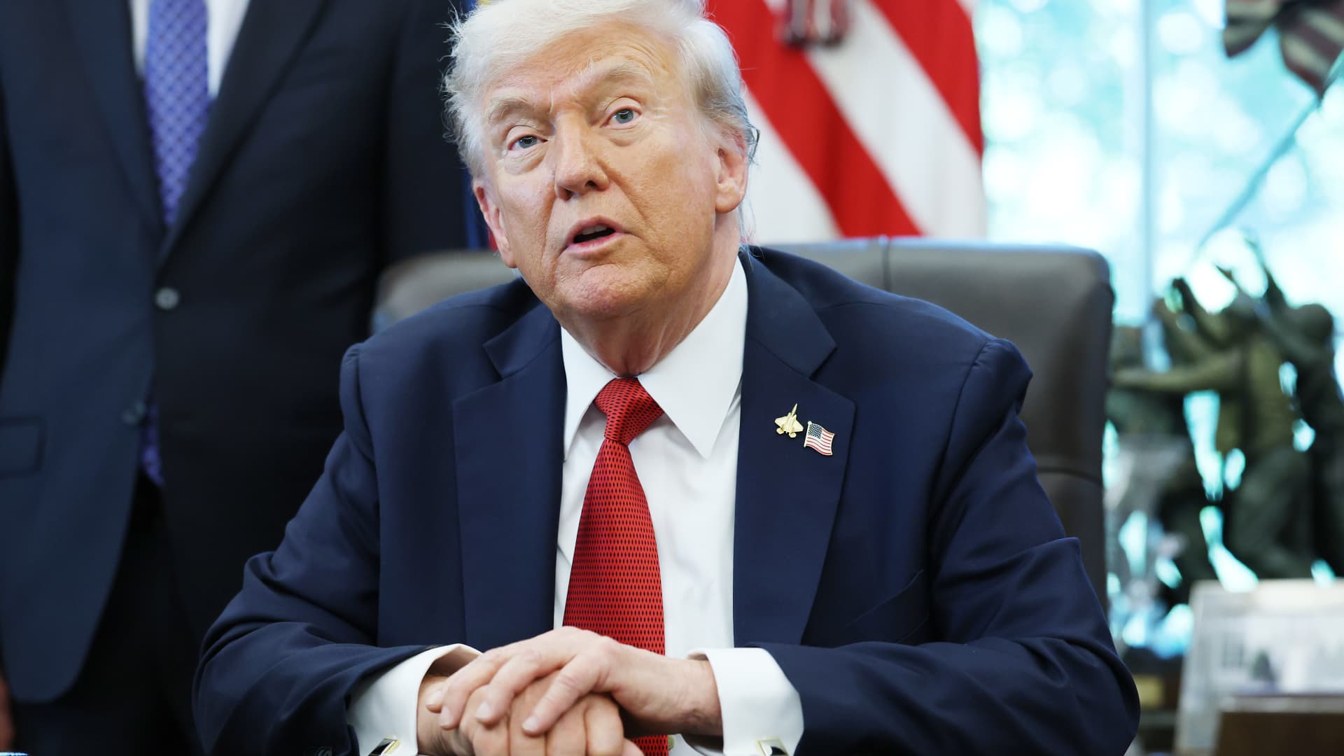 美国加征100%关税并限制关键软件出口