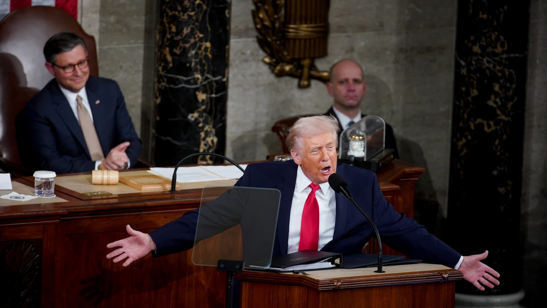 Trump's State of the Union, Lowe's earnings, Panera Bread's value menu and more in Morning Squawk
