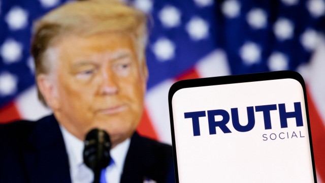 Truth Social struggles to grow its U.S. user base, new data on Trump Media app shows
