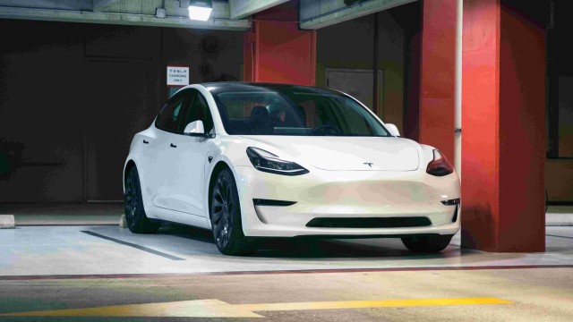 TSLY ETF: Is this dividend paying Tesla stock a good buy?
