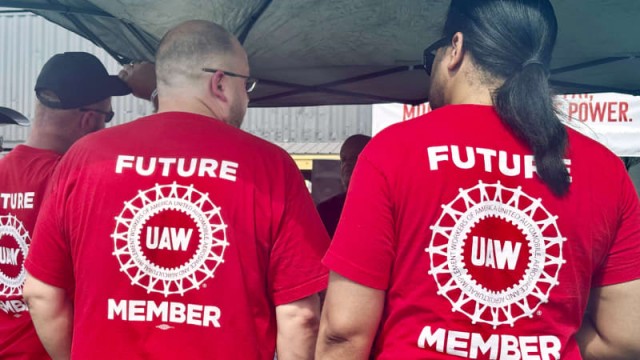 UAW's push to unionize factories in the South faces latest test at two Mercedes plants in Alabama