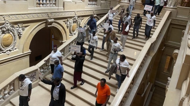 Uber, Lyft won't leave Minnesota after all — and its drivers are getting a raise