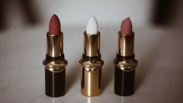 Ulta Beauty (ULTA) Advances While Market Declines: Some Information for Investors