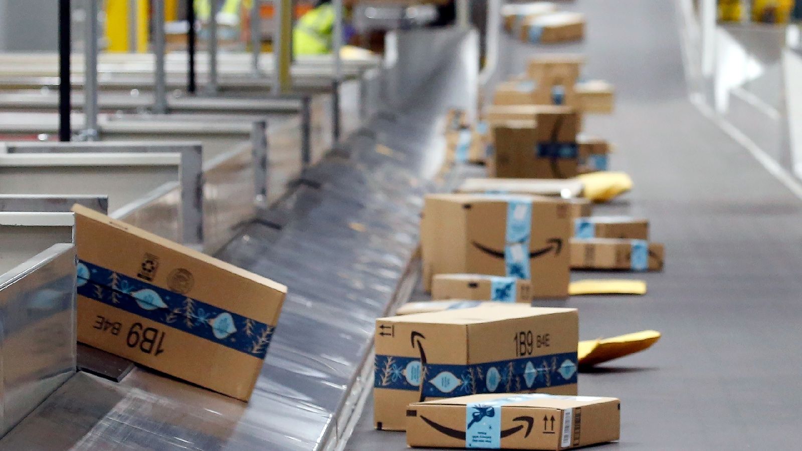 Uncertainty for UK workers as Amazon to cut 14,000 jobs globally