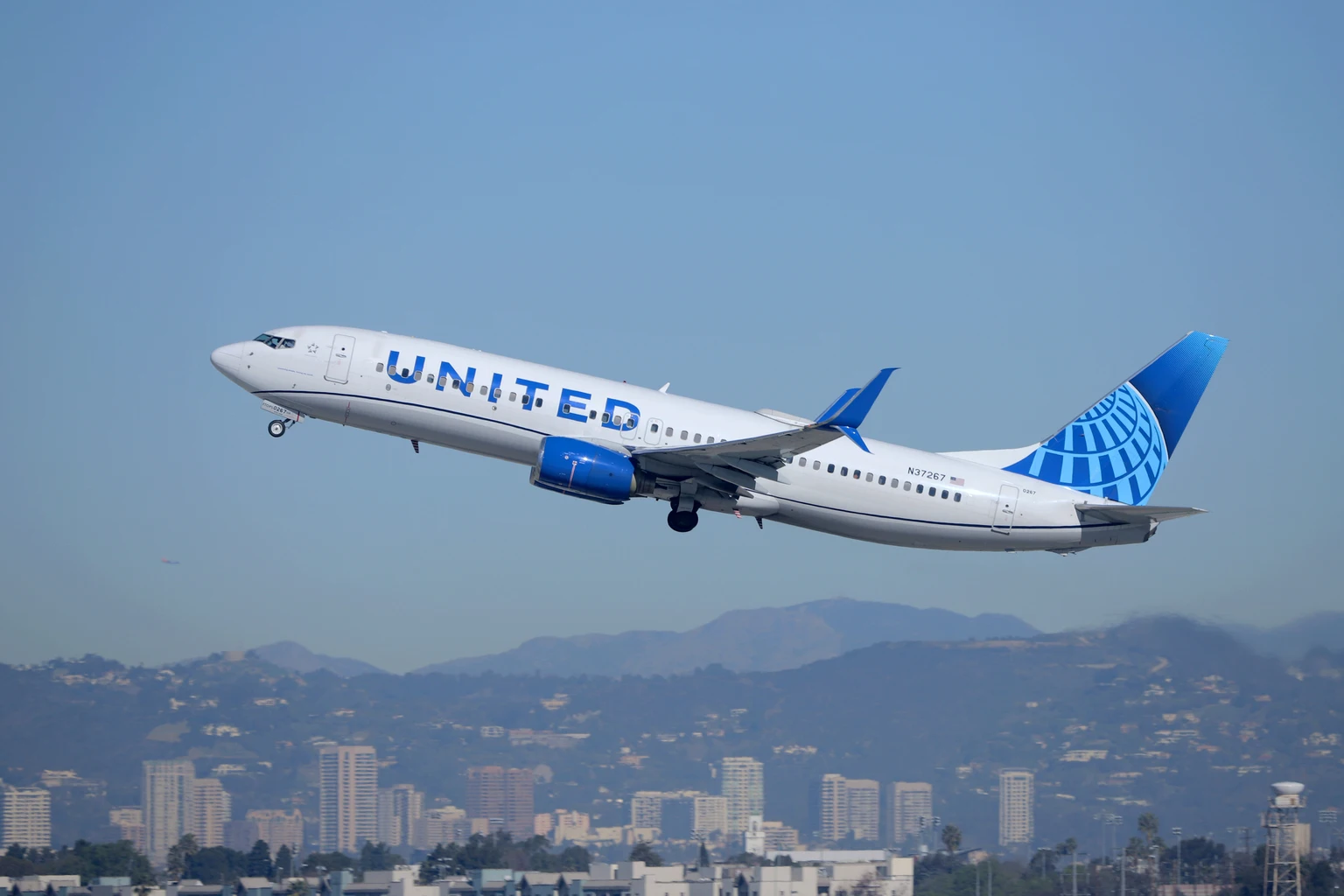 United Airlines: Capacity Growth And Premium Demand Make Shares A Buy