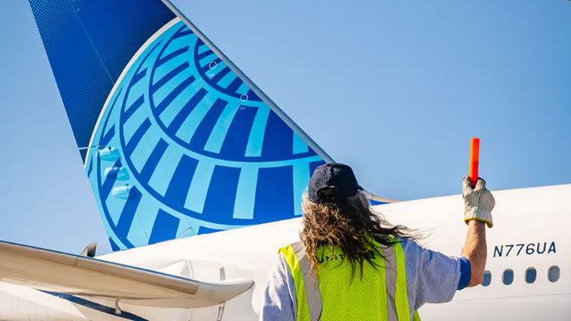 United Airlines warns air fares could jump 20% as oil prices continue to surge