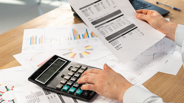 UnitedHealth Group (UNH) Stock Sinks As Market Gains: Here's Why