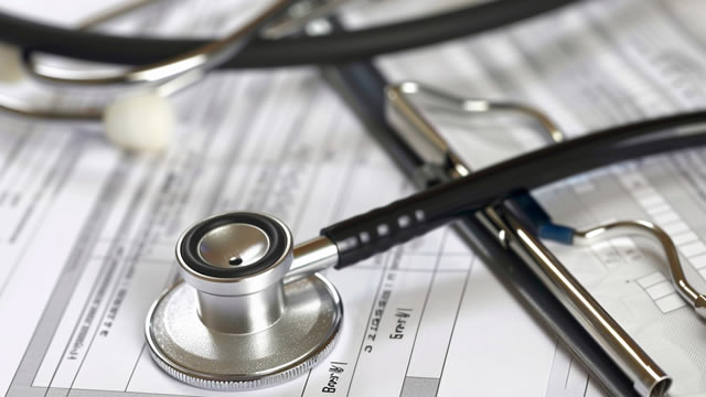 UnitedHealth Sinks 34.5% in a Year: Buy the Dip Before Q4 Earnings?