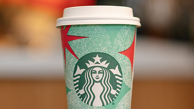 Foto von Up 22% This Year, Is Starbucks a Buy?