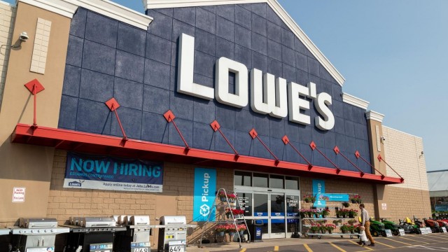 Up 4% This Year, Will Q1 Results Drive Lowe's Stock Higher?