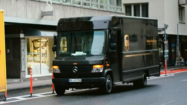 UPS Lifts Outlook as Revenue Rises