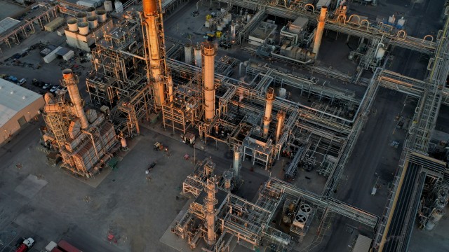 US crude stocks fall, gasoline and distillate inventories rise - EIA