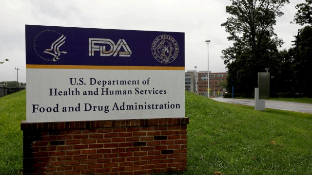 U.S. FDA advisers back approval for Guardant's blood-based cancer test