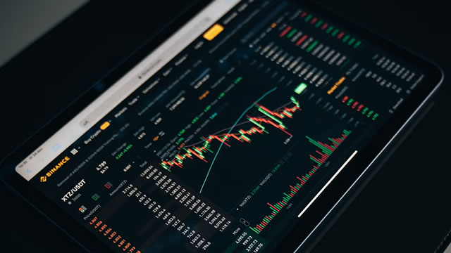 US futures fall as Fed independence concerns shake market confidence