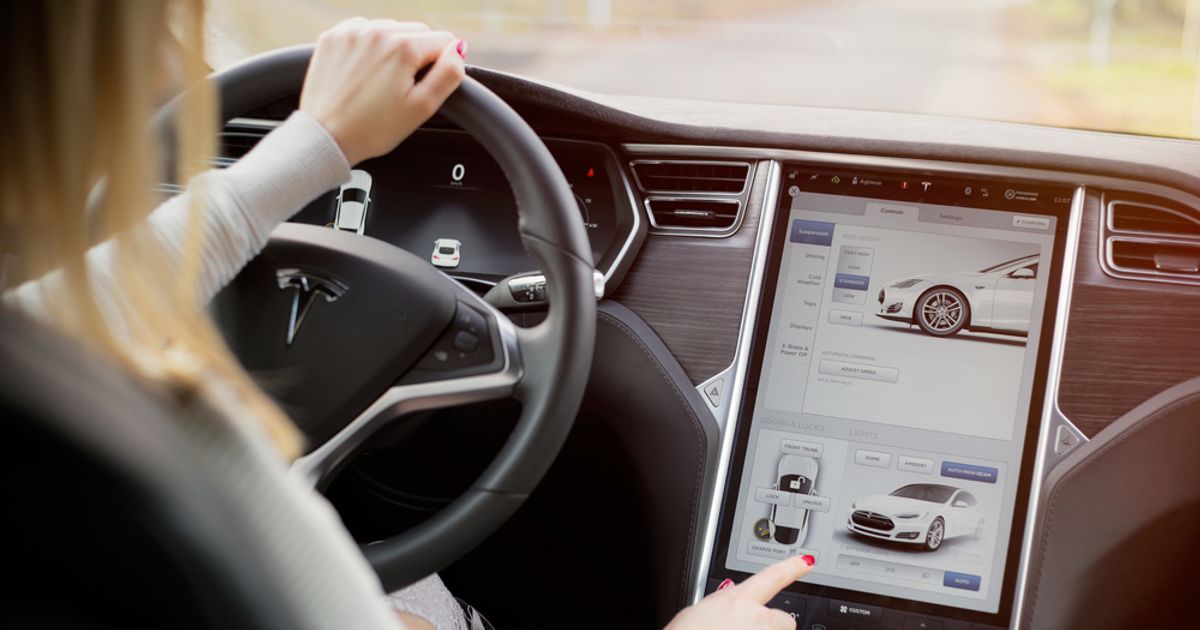 US investigates Tesla over reports of self-driving cars breaking traffic laws