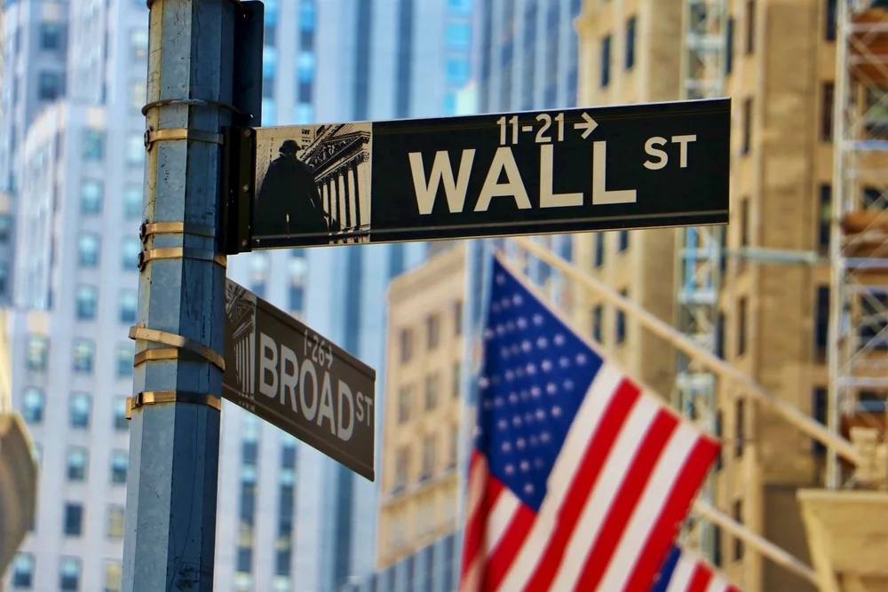US Stocks Fall Following Government Shutdown; Conagra Brands Posts Upbeat Earnings