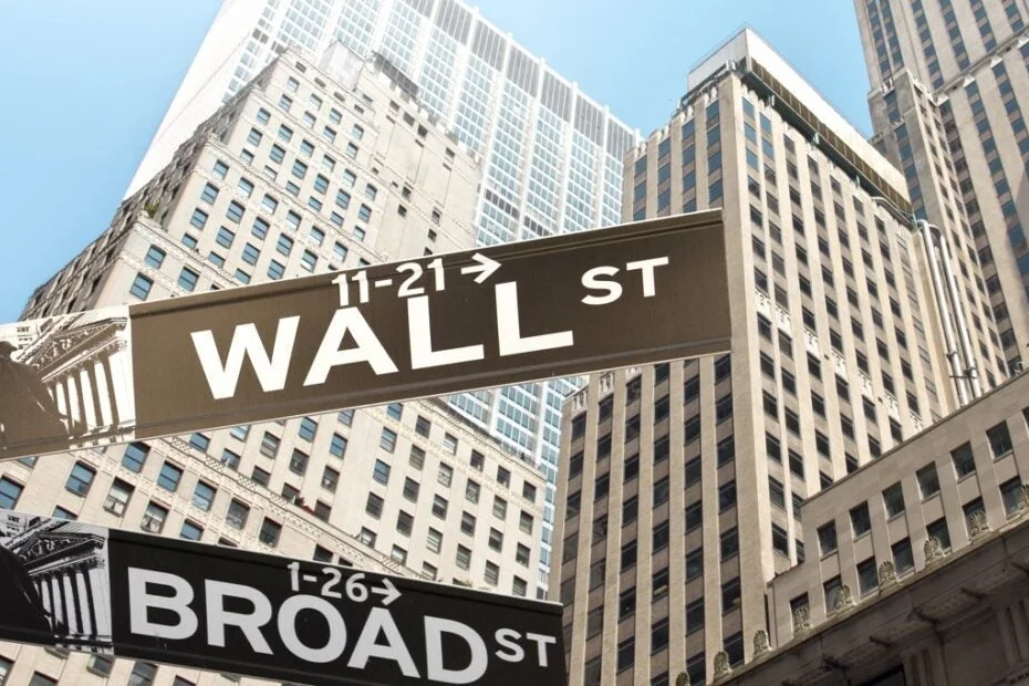 US Stocks Mixed; Coca-Cola Posts Upbeat Earnings