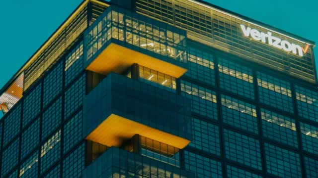 Verizon Communications (VZ) Stock Slides as Market Rises: Facts to Know Before You Trade