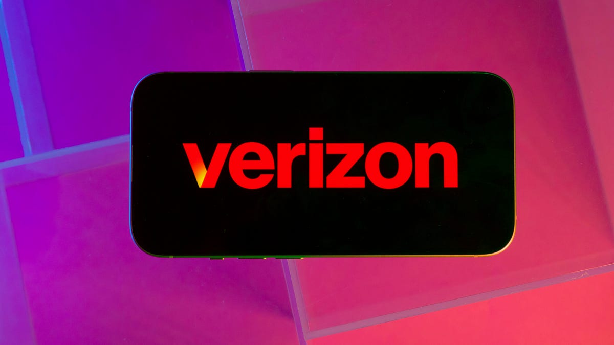 Verizon Is Having Network Issues Monday, Leaving Some Stuck in SOS Mode