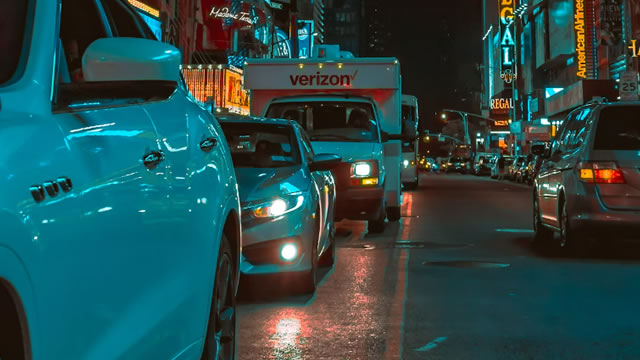 Verizon Shares Fall Despite Climb in Wireless Revenue. Is It Time to Buy the Stock on the Dip?