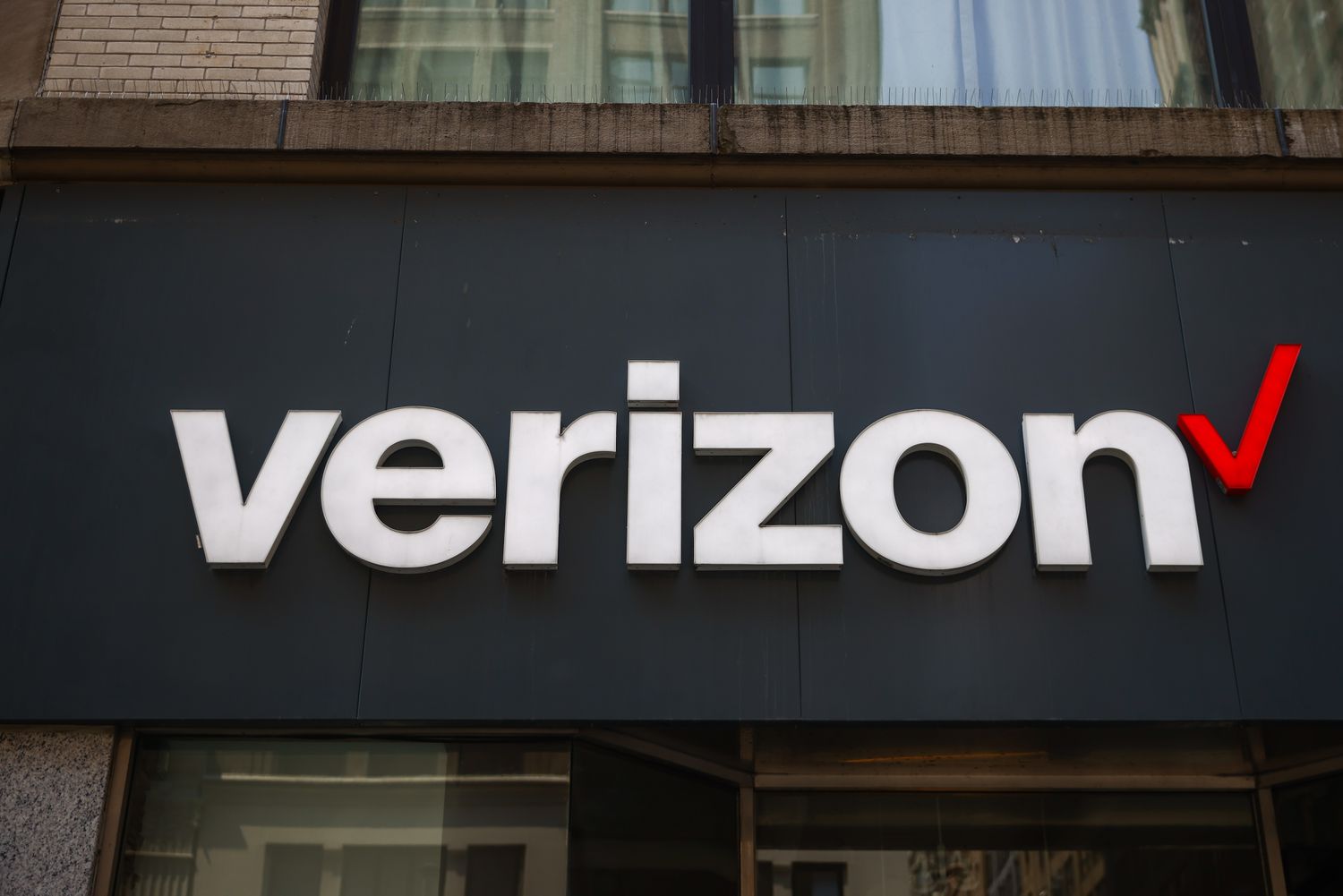 Verizon Signs $3.3B Tower Lease Deal With Vertical Bridge