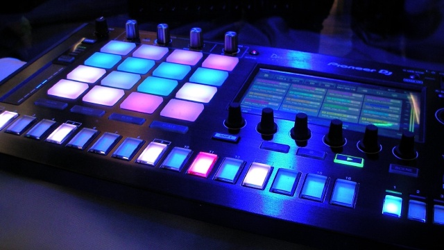 Vertiv Holdings Co. (VRT) Tops Q3 Earnings and Revenue Estimates