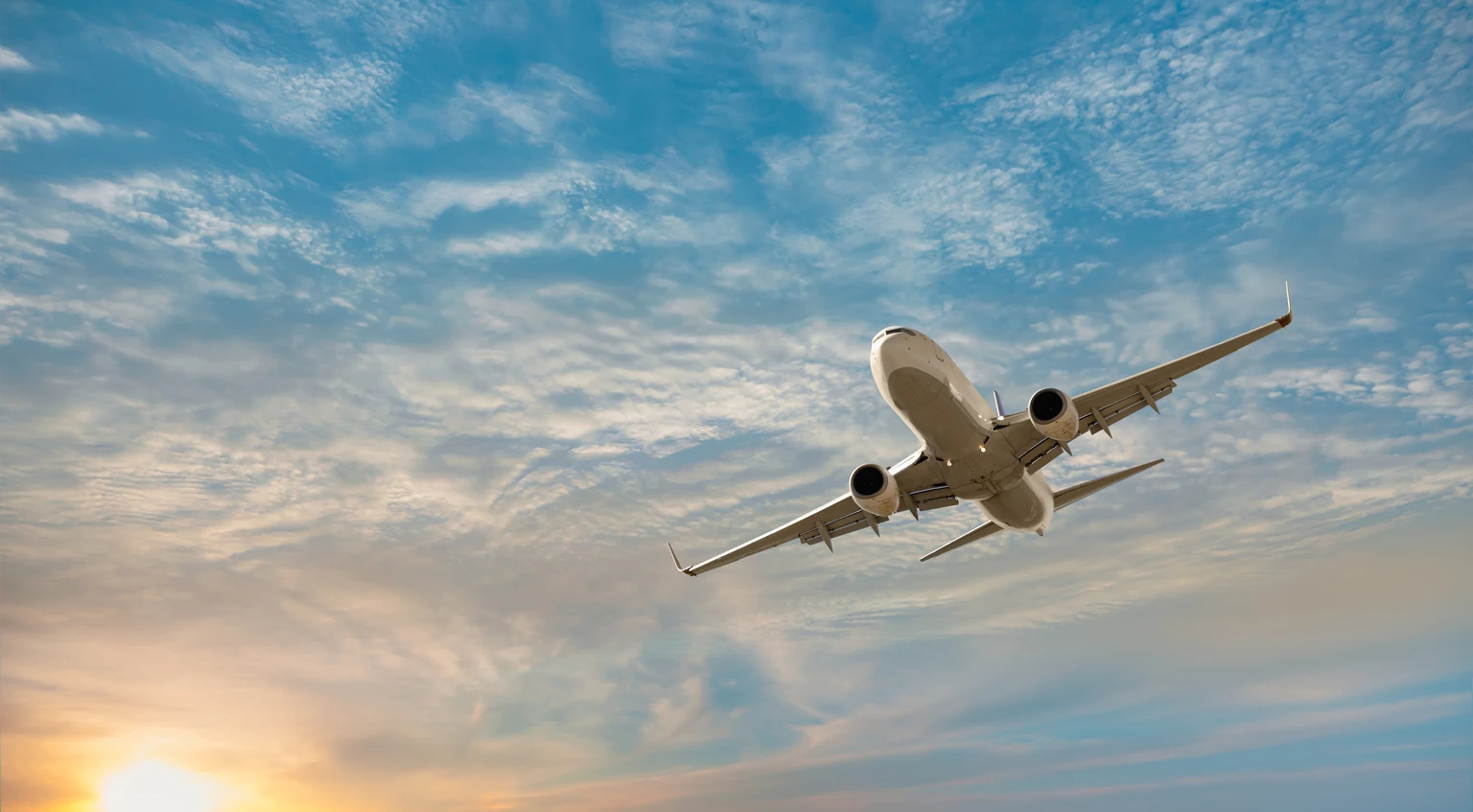 https://images.financialmodelingprep.com/news/visible-alpha-breakdown-of-us-airlines-third-quarter-earnings-20251009.jpg