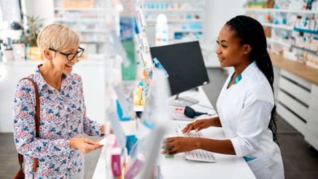 Walgreens Boots Stock Just Hit Its Lowest Level Since 1998. Time to Buy the Dip or Stay Away?