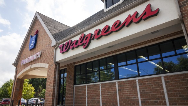 Walgreens cutting prices on 1,300 products