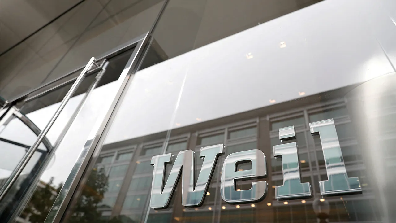 Wall Street law firm that handled Enron, Lehman Brothers bankruptcies plans to dissolve after nearly a century
