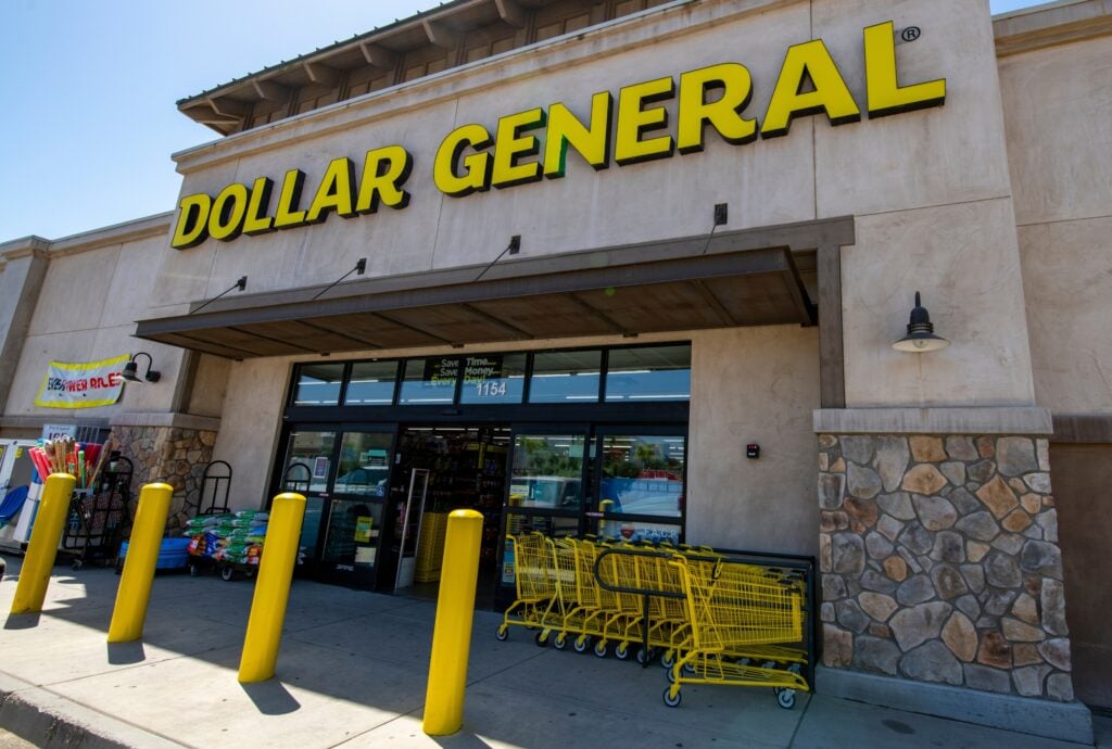 Walmart Rival Dollar General Surges In Momentum Ahead Of Ex-Dividend Date