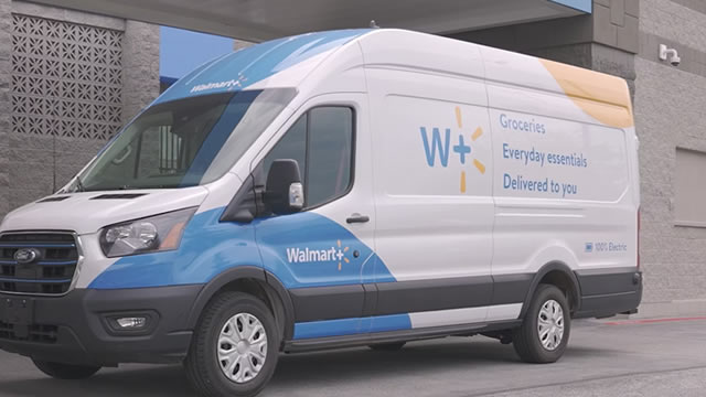 Walmart Shares Sink 8% After Slowest U.S. Sales Growth Since 2020