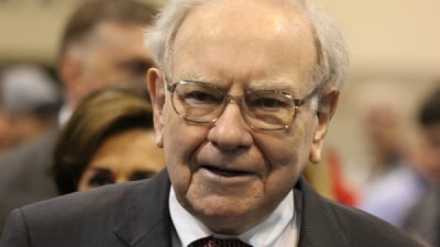 Warren Buffett Just Sold $21 Billion in Apple Stock. Here's Why.