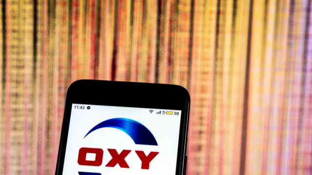 Warren Buffett Keeps Doubling Down on Occidental Petroleum (OXY) Stock