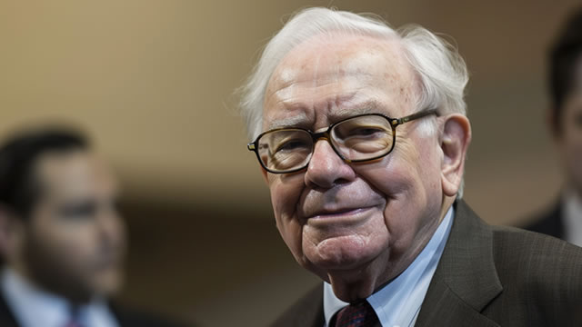 Foto von Warren Buffett Played the Stock Market Sell-Off Perfectly. Now, the Billionaire Investor Is Shopping Abroad.