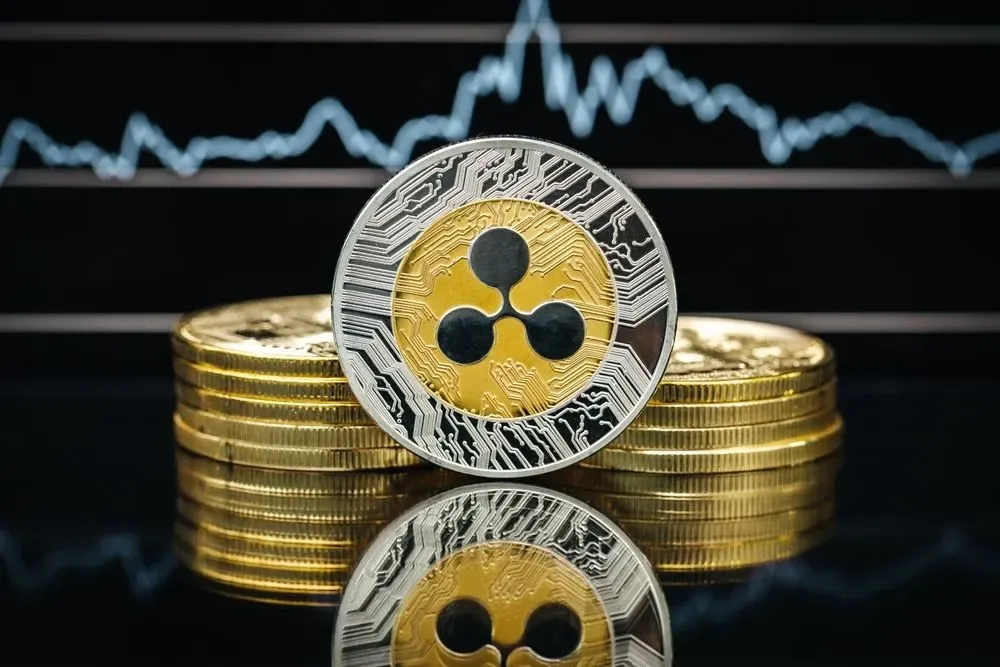 Weekend Crypto Watch: XRP Bears Are Chasing the Wind as the $1 Support Refuses to Break