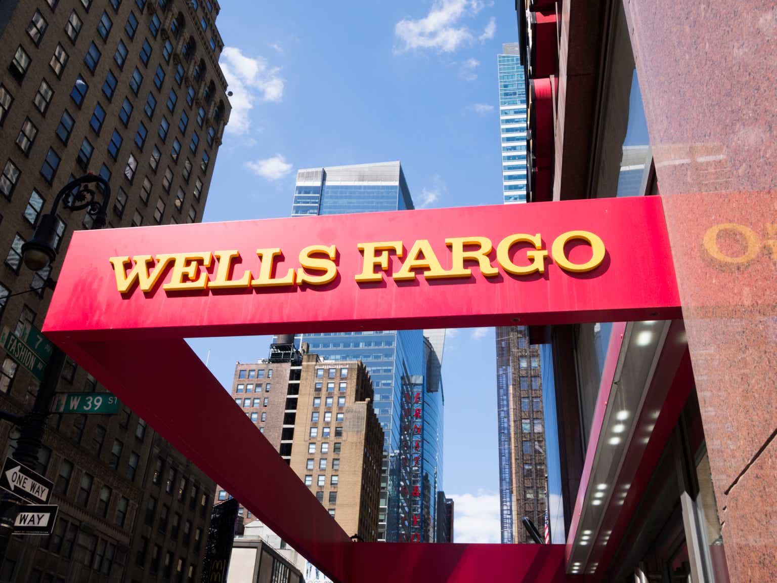 Wells Fargo: A Stable Dividend Payer With Growth In Fees-Driven Segments