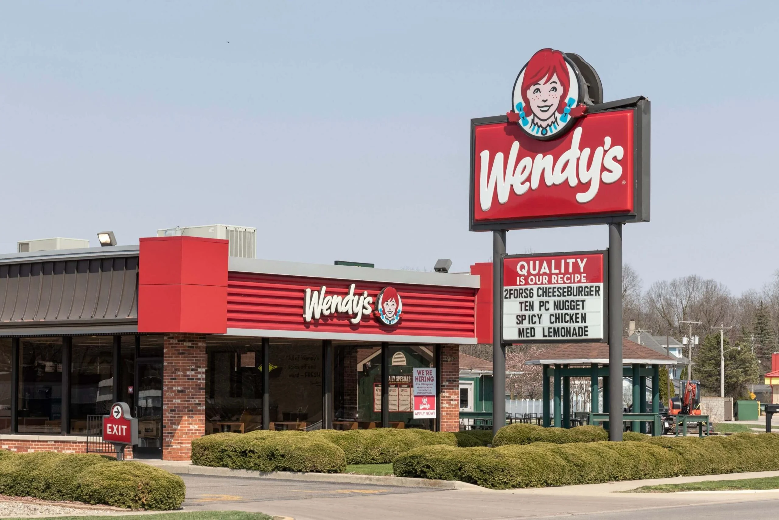 Wendy's (WEN) Stock Plummets 14% as Trian Fund Abandons Buyout Pursuit