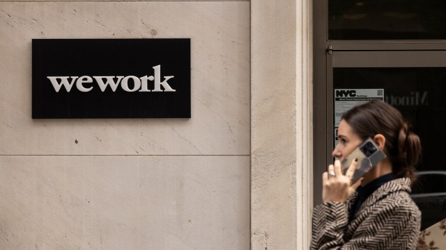 Foto von WeWork emerges from bankruptcy, announces John Santora as new CEO