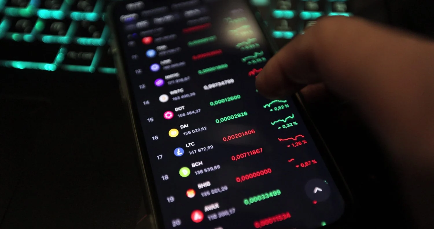 Whales Bought 86,702 Bitcoin in Three Weeks and 24,073 Left Exchanges in a Day. Why Hasn’t the Price Followed?