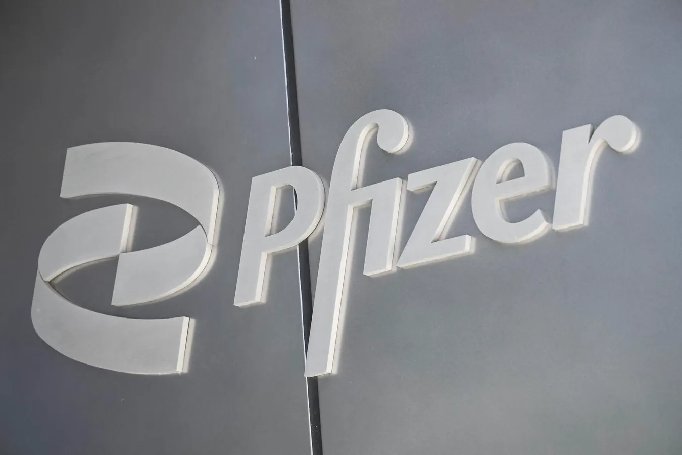 What's Behind The Slump In Pfizer Stock?
