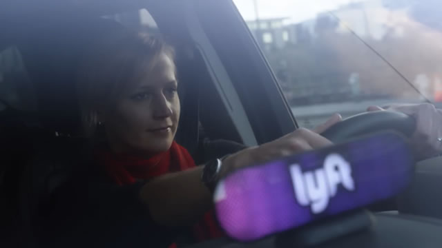 What's Going On With Ride-Hailing Company Lyft's Stocks Today?