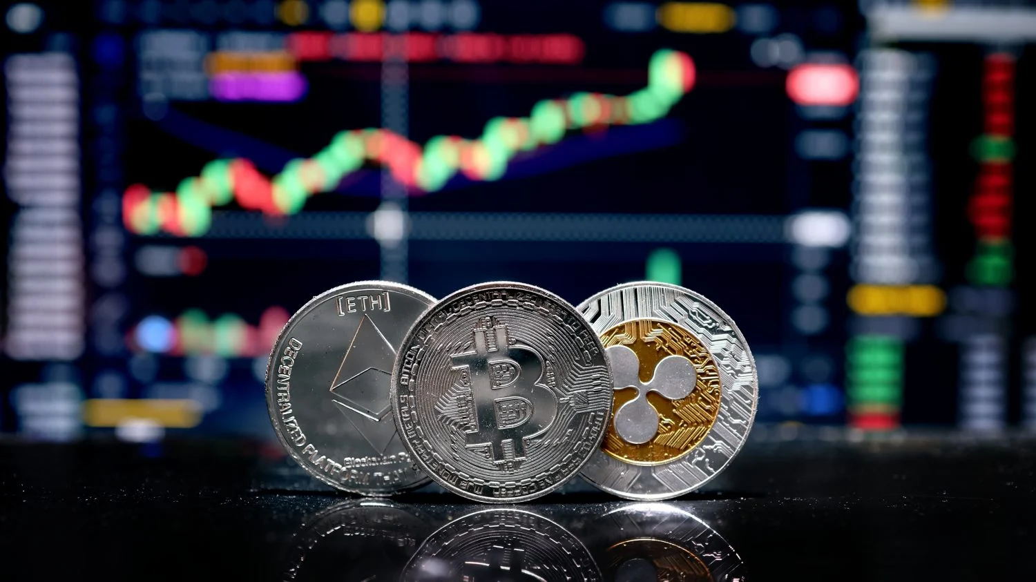 Which Crypto Is Best to Invest Now? XRP, Solana, Hyperliquid, or Chainlink?