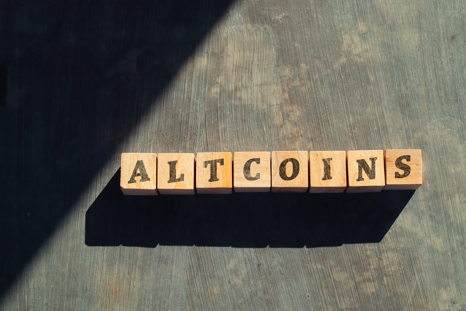 Which Cryptos Could Outperform Bitcoin Before the End of 2026?