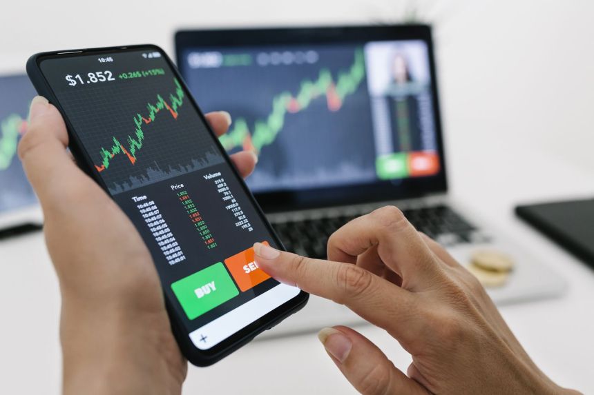 Who Is Really Selling Bitcoin? Analyst Uncovers The On-chain Dynamics