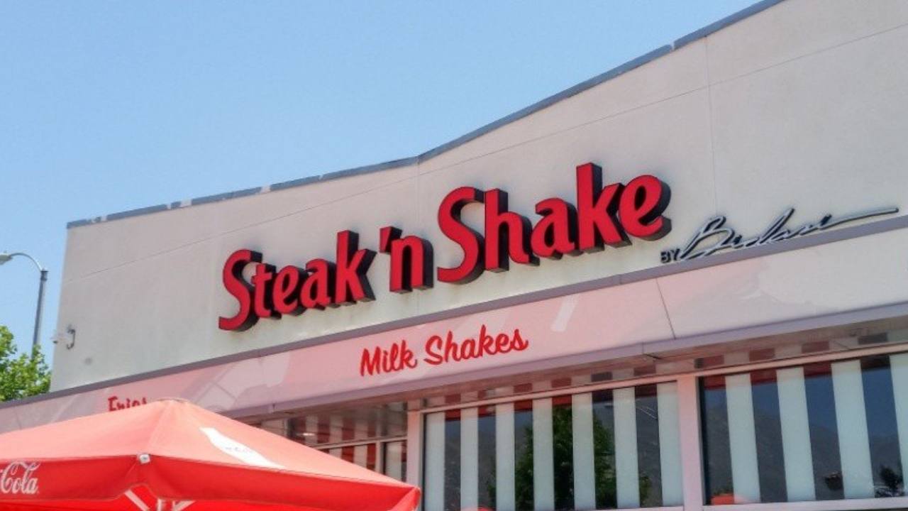 Why a Famous Burger Chain Now Calls Itself a ‘Bitcoin Company'