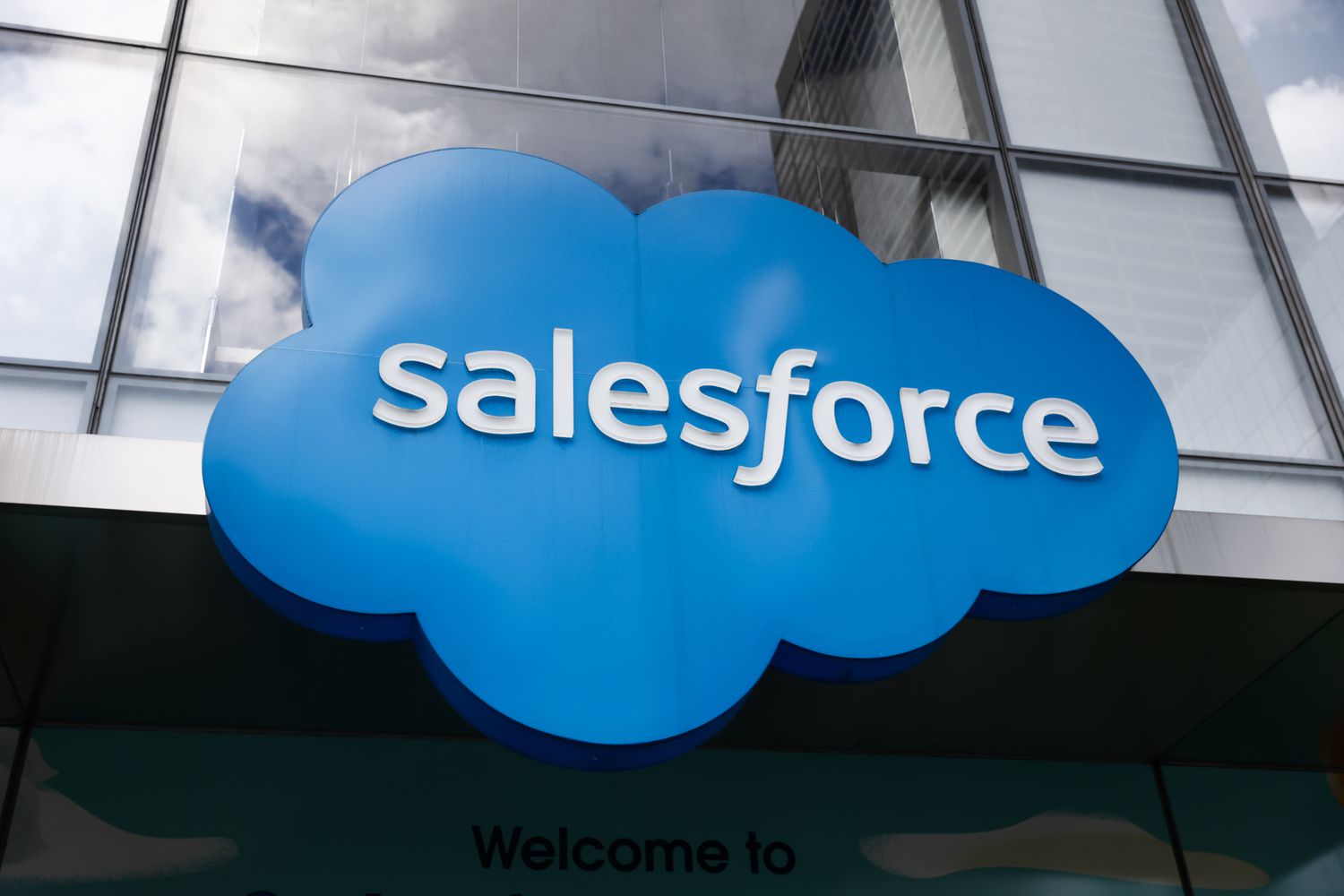 Why Analysts Are Bullish After Salesforce Earnings Missed Estimates